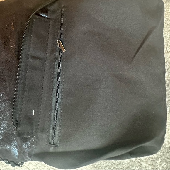 Black Chain-Embellished Women's Bag 😊😊 - Picture 5 of 6